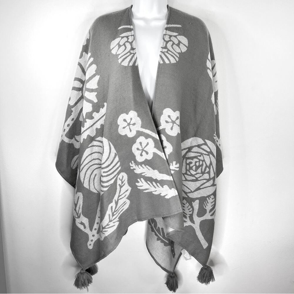 Soft Surroundings Grey Butterfly Frosted Floral Poncho One Size OS‎ Tassels Wrap